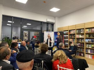  Të jesh Vetvetja   Në mes Artit Skenik dhe Letërsisë  Xhevat Limani bashkon artin dhe fjalën në Prishtinë