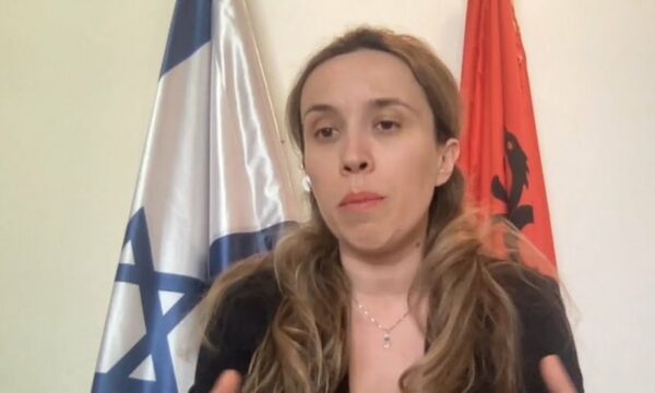 Ambasadorja shqiptare në Izrael flet për gjendjen atje: 5 shqiptarë janë këtu, situata është e vështirë, shërbimet janë të limituara