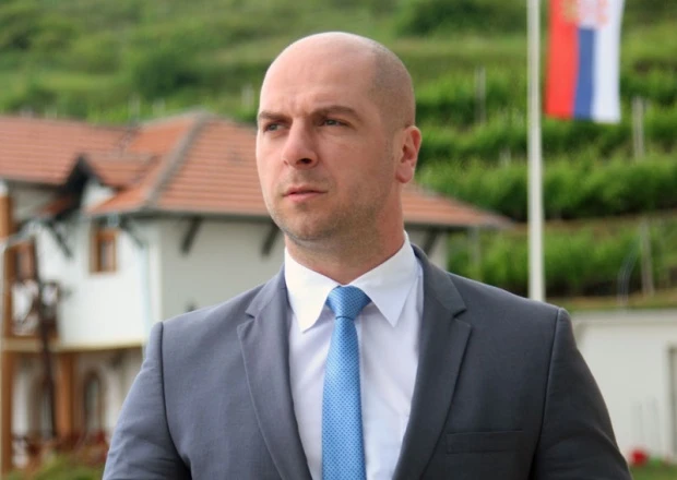 Ngritet aktakuzë ndaj Simiqit dhe një personi tjetër për sulm ndaj gazetarëve