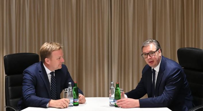 Vuçiq takon Sorensen në Pragë, flasin për dialogun dhe Asociacionin