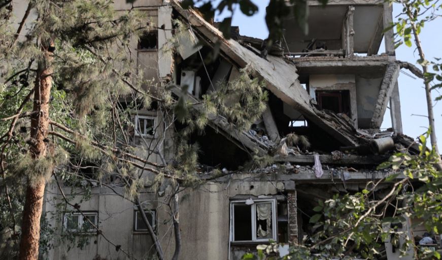 Izraeli nis një valë të re sulmesh ndaj Iranit pasi goditi bazat bërthamore dhe ushtarake