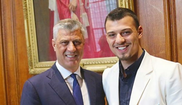Endrit Thaçi për Bajram tek gjyshja në Burojë: Aty ku i prisnim festat gjithmonë me babin