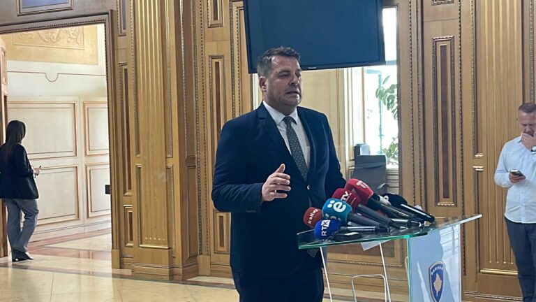 Muja: Opozita bllokon konstituimin e Kuvendit që të bllokojë formimin e qeverisë