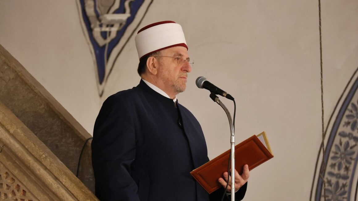 Besimtarët myslimanë në Kosovë dhe mbarë botën po festojnë sot festën e Kurban Bajramit