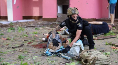 Mbi 40 të plagosur pas sulmit, Zelensky: Nuk mund të mbyllësh sytë ndaj kësaj
