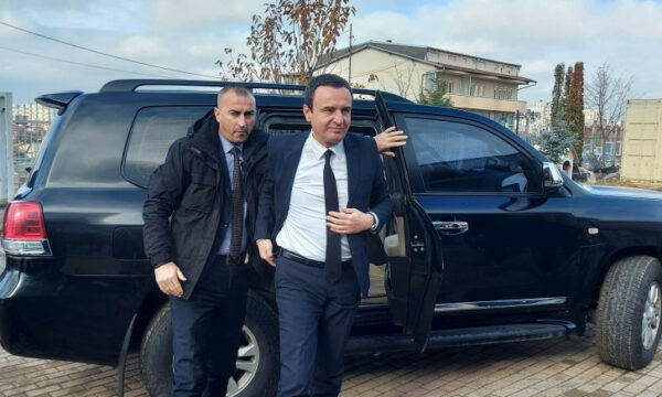 Hamza pret në takim Kurtin, arsyet e këtij takimi nuk bëhen të ditura