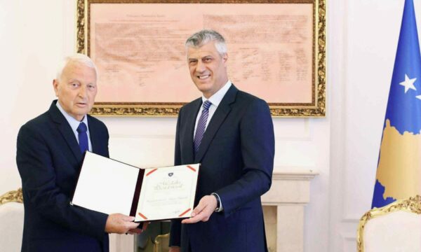 Familja e ish-presidentit Thaçi ngushëllon familjen Bukoshi
