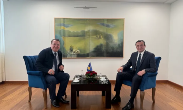 Kurti ka pritur dje në kryeministri kryetarin e “VATRA”-s, kanë folur për lidhjet e disaporës shqiptare në SHBA me Kosovën