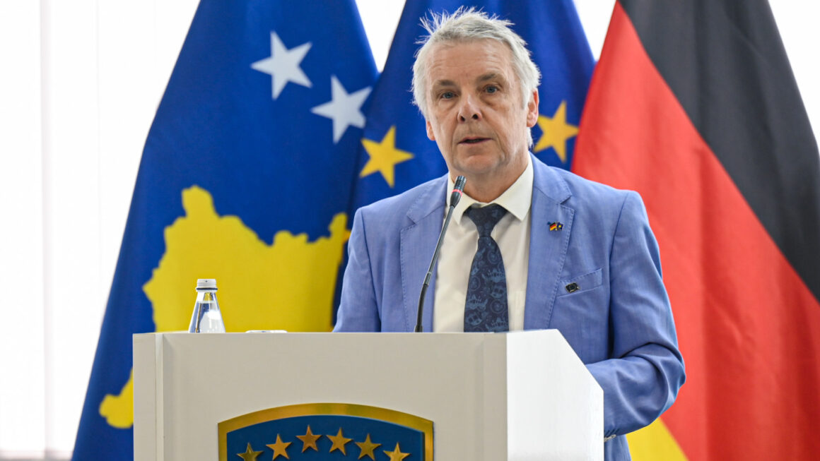 Ambasadori Rohde: Qëllimi i KFOR-it u përmbush, forcat e Millosheviqit ikën dhe vendi shpalli pavarësinë