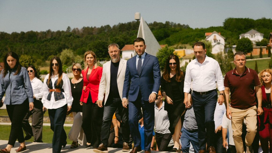 Krasniqi në Prekaz për Ditën e Çlirimit: Të jetë i fundit ky përvjetor që e shënojmë pa ish-krerët e UÇK-së