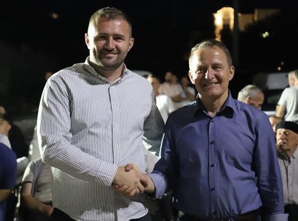 Djali i ish deputetit të VV-së, Nasuf Bejta, aderon në PDK – kandidon për asamblist në Vushtrri