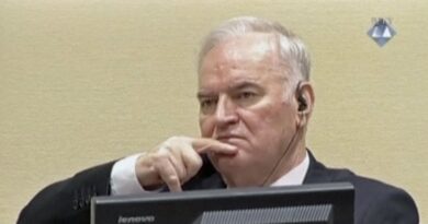 Gjykata në Hagë e refuzon kërkesën e Mlladiqit për lirimin nga burgu për arsye shëndetësore