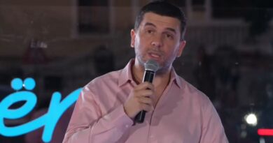 Krasniqi: Nëse Urani merret me diçka e çon në fund, si askush tjetër, këtë e dëshmon karriera e tij politike