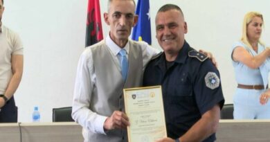Veton Elshani shpallet “Qytetar Nderi” nga Komuna e Zveçanit
