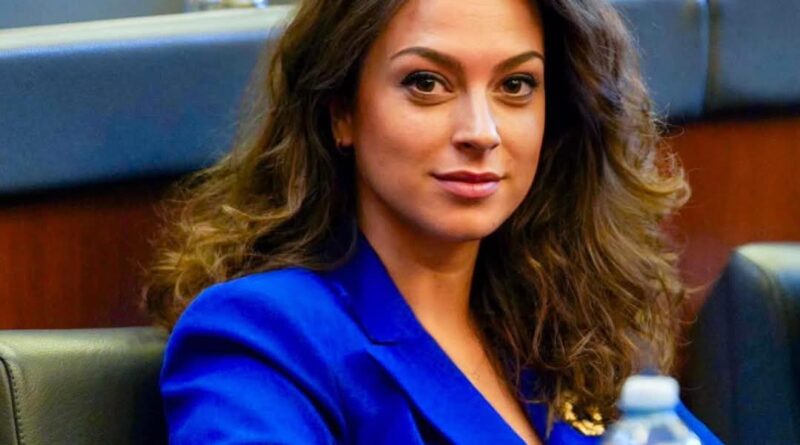 Kica Xhelili: ‘Hipokrizia po shitet lirë, por Kosova do ta paguajë shtrenjtë’
