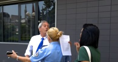 Qytetari përballet me Fitore Pacollin para Kuvendit: Për hajne, e ki me dokument