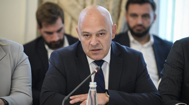 Arrestimi i zyrtarëve komunalë, Gjini: Prokuroria të sqarojë për çfarë po akuzohen ata, jo me terma të përgjithshëm!