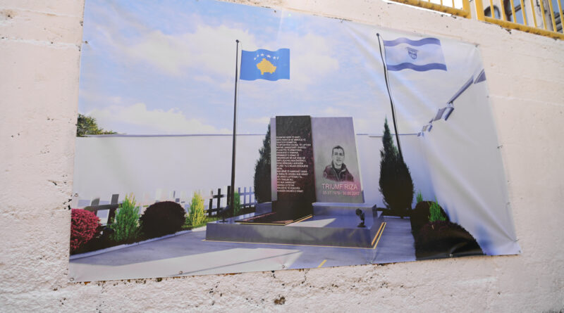 Bëhen homazhe në nderim të heroit Triumf Riza