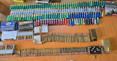 Arrestohet 70-vjeçari në Ferizaj, policia i gjeti 11 armë, nisin hetimet për disa vepra penale