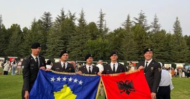 Gjashtë oficerë të FSK-së diplomojnë me sukses në Akademinë Ushtarake të Turqisë