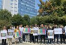 “RTK është e popullit, jo e politikës’’ – Nis protesta para Qeverisë e organizuara nga Sindikata e Punëtorëve të RTK-së