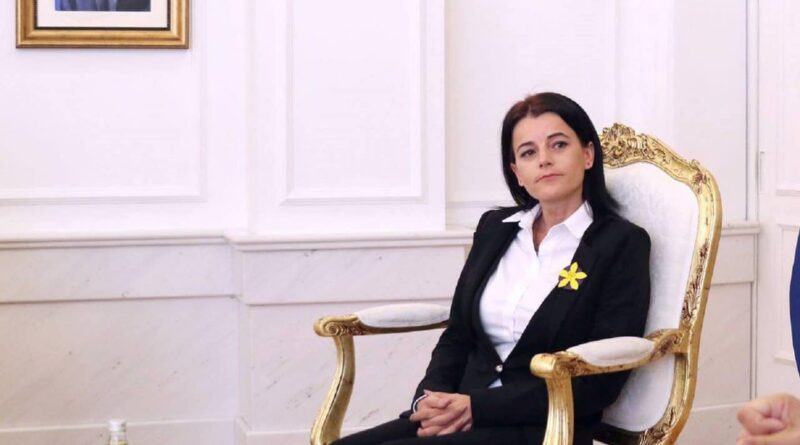 Krasniqi-Goodman mbështet protestën e 7 gushtit: Jam aty për historinë, për dinjitetin, për Kosovën