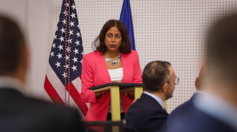 Prattipati: Mosformimi i institucioneve mund t’i largojë kompanitë amerikane nga Kosova