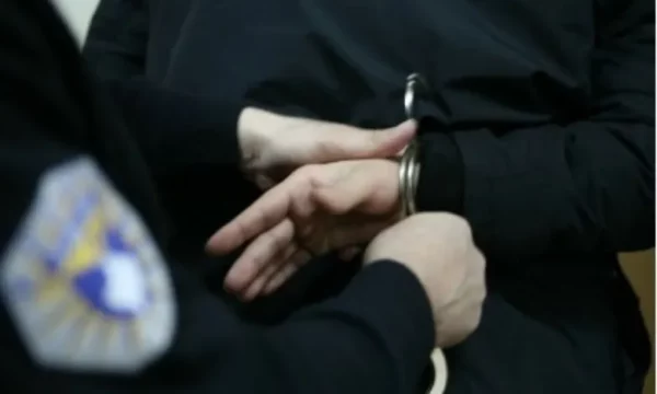 Arrestohet i dyshuari për vrasjen me thikë në Prizren
