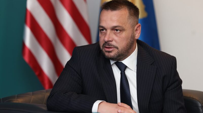 Maqedonci pret nesër zyrtarin e lartë amerikan të Mbrojtjes – takim me ceremoni zyrtare në Prishtinë