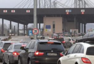 Deri në 2 orë e gjysmë pritjet për të dalë nga Kosova në Merdarë
