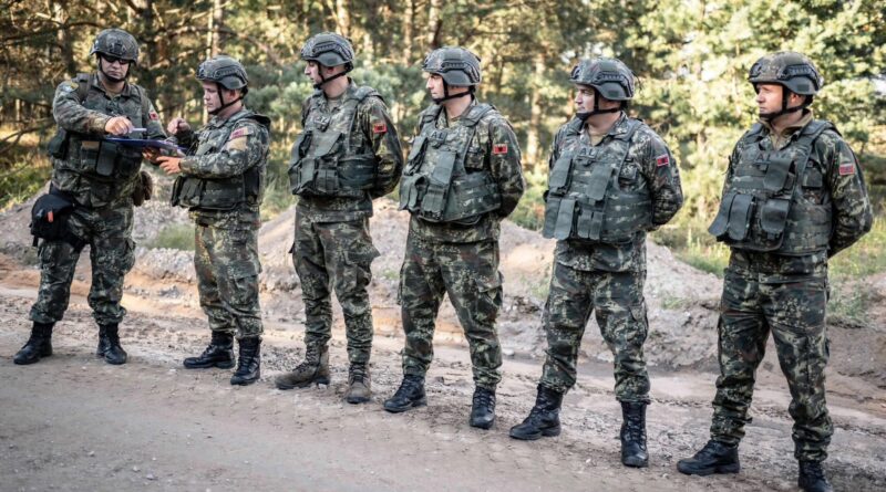 Ushtarë shqiptarë marrin pjesë në stërvitjen e NATO-s në Letoni