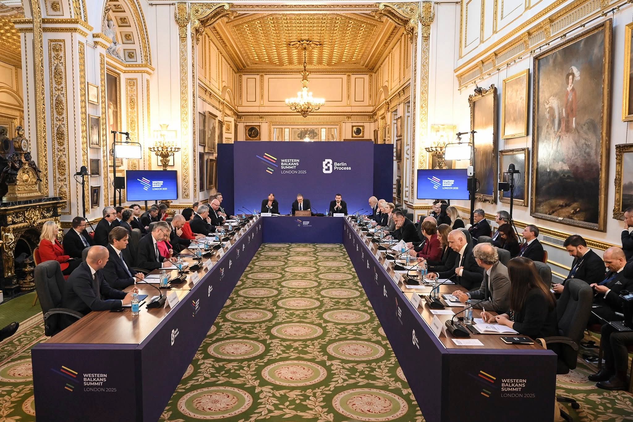 “Ballkani jashtë kufijve të BE-së dhe NATO’s”, Kurti para Merz, Starmer e liderëve të Ballkanit: Kjo s’është e mençur