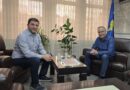 Krasniqi takon Hamzën në zyrën e kryetarit: Pas Bedriut vjen Ariani, puna e mirë në Mitrovicë nuk do të ndalet
