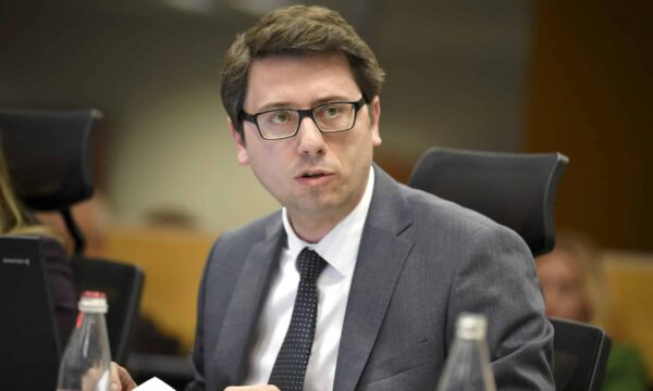 Kosova s’ka marrë pagesa ende nga BE, Murati thotë se paratë e Planit të Rritjes janë kredi me kamatë 3-4%