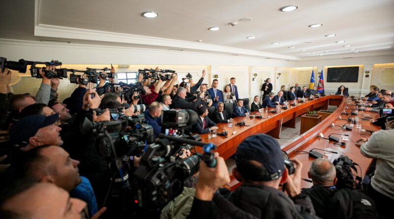 Ish-opozita kërkon zgjedhje, presidentja evitimin e tyre – Kurti, qeverinë