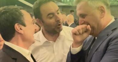 Mefail Bajqinovci poston foto me “rrethin e ngushtë”, duket entuziast për Konjufcën