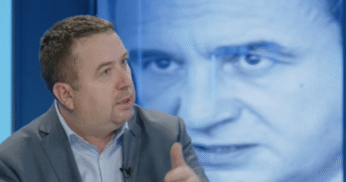 Latifi: Në Kosovë s’arrihet të kuptohet raporti mes mundësive reale e premtimeve, Kurti e di, prandaj e ka hapur thesin