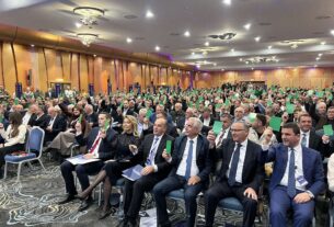 Me shumicë votash miratohet dorëheqja e Memli Krasniqit