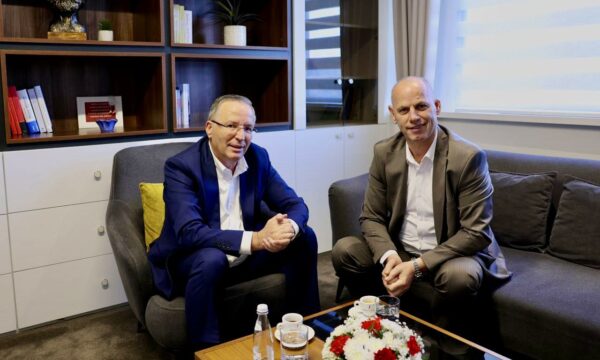 Zgjedhjet e reja, Hamza e pret Lladrovcin në selinë e PDK-së, flasin për mobilizim e maksimizim të votës në Drenas