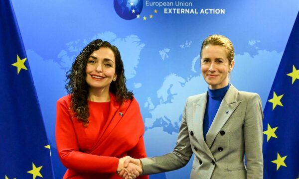 Osmani takon Kallas: Hiqni krejt masat, i kemi plotësuar kushtet e vëna nga Bashkimi Evropian