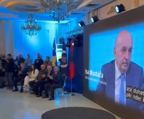 Mesazhi i Isa Mustafës ndez atmosferën në tubimin e Ramush Haradinajt në Pejë