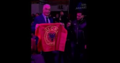 Haliti pranon në Prizren flamurin e UÇK-së: Amanet lirie e shenjë sakrifice