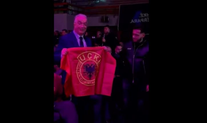 Haliti pranon në Prizren flamurin e UÇK-së: Amanet lirie e shenjë sakrifice