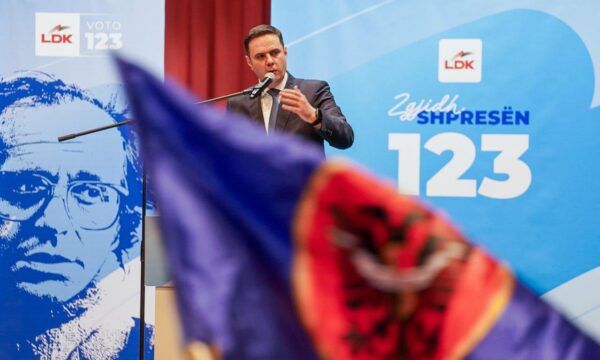 Abdixhiku mërgimtarëve në Zvicër: Më 28 dhjetor, po qe nevoja ejani edhe në këmbë, shpëtojeni Kosovën