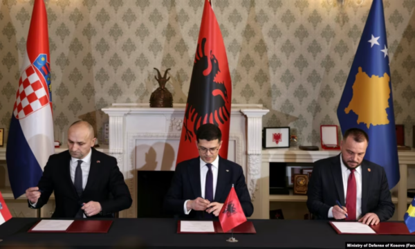 Shqipëria: Serbia nuk iu përgjigj ftesës për t’iu bashkuar paktit të mbrojtjes me Kosovën dhe Kroacinë
