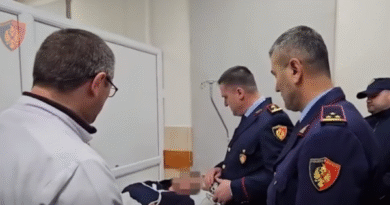 11 policë të lënduar e 23 të arrestuar nga protesta e PD’së në Tiranë, Policia: U hodhën molotov, lëndë piroteknike e sende të forta