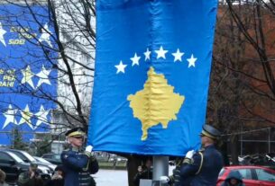 Ditëlindja e Kosovës: Bëhet ngritja solemne e flamurit