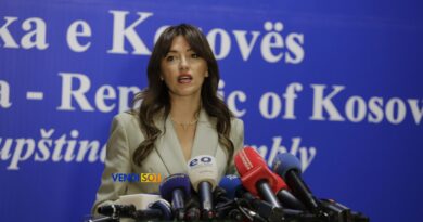 Albulena Haxhiu: S’mund të thërras seancë për presidentin pa qenë dy kandidatë të propozuar