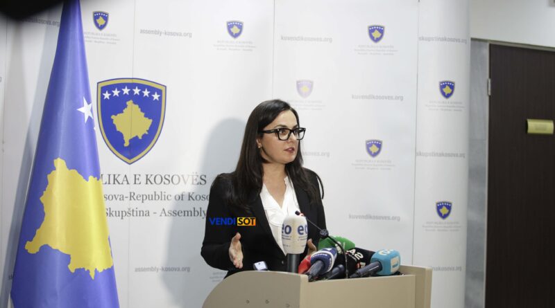 Jehona Lushaku-Sadriu: Qasja e VV-së rrugë njëkahëshe, që çon kah zgjedhjet e panevojshme