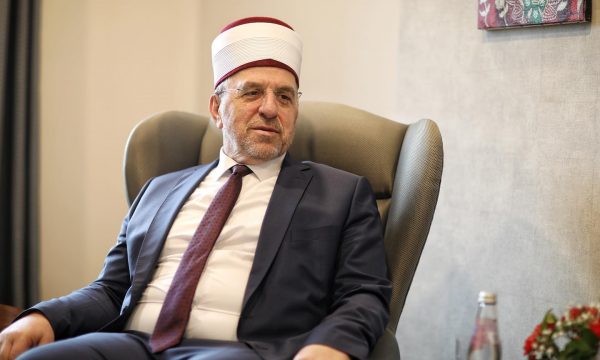 Tërnava: Kush i bën keq vendit do të japë përgjegjësi para Zotit – edhe politikanët